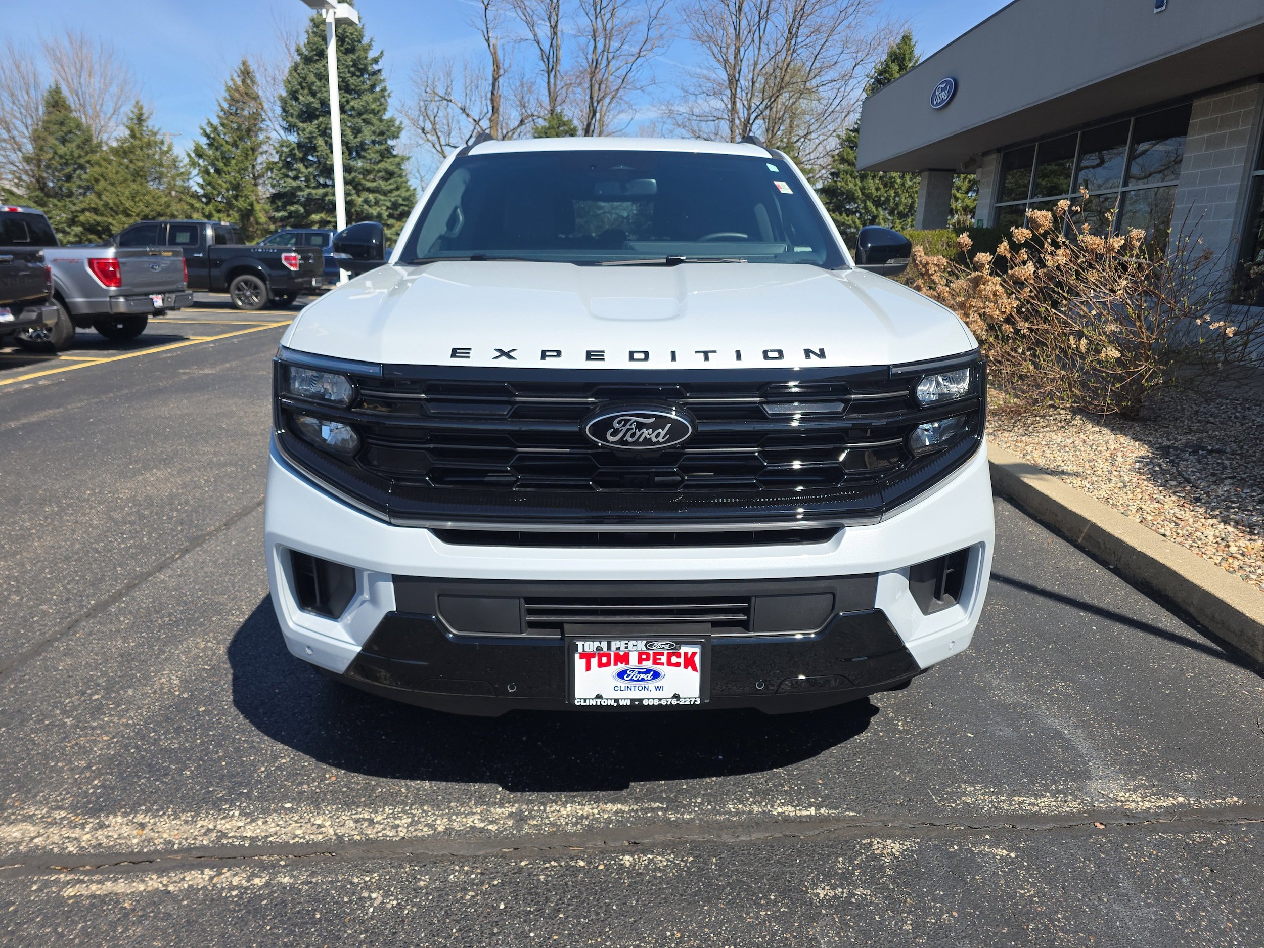 New 2026 Ford Expedition Platinum w/ Stealth Appearance Package AWD/4WD image 5