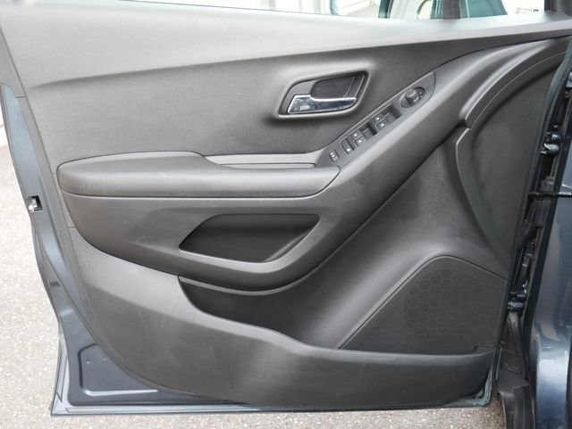 Used 2021 Chevrolet Trax LT image 11