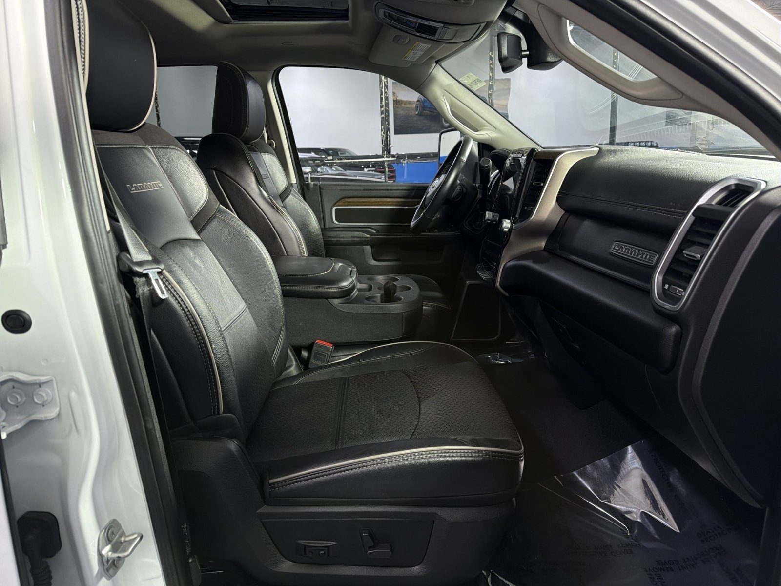 Used 2024 RAM 2500 Laramie AWD/4WD image 24