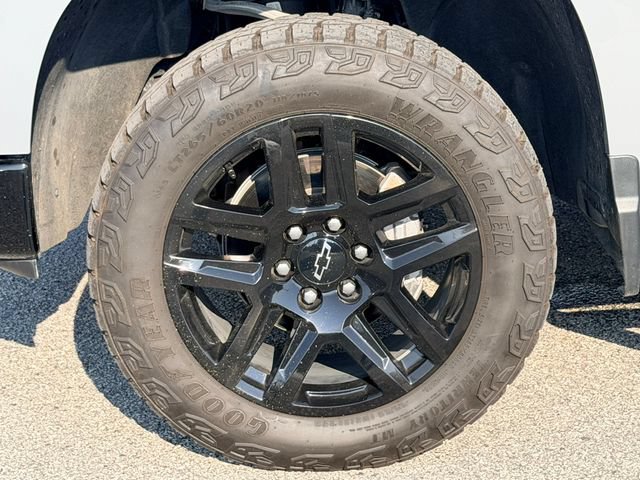 Used 2024 Chevrolet Silverado 1500 LT Trail Boss w/ Convenience Package II AWD/4WD image 9