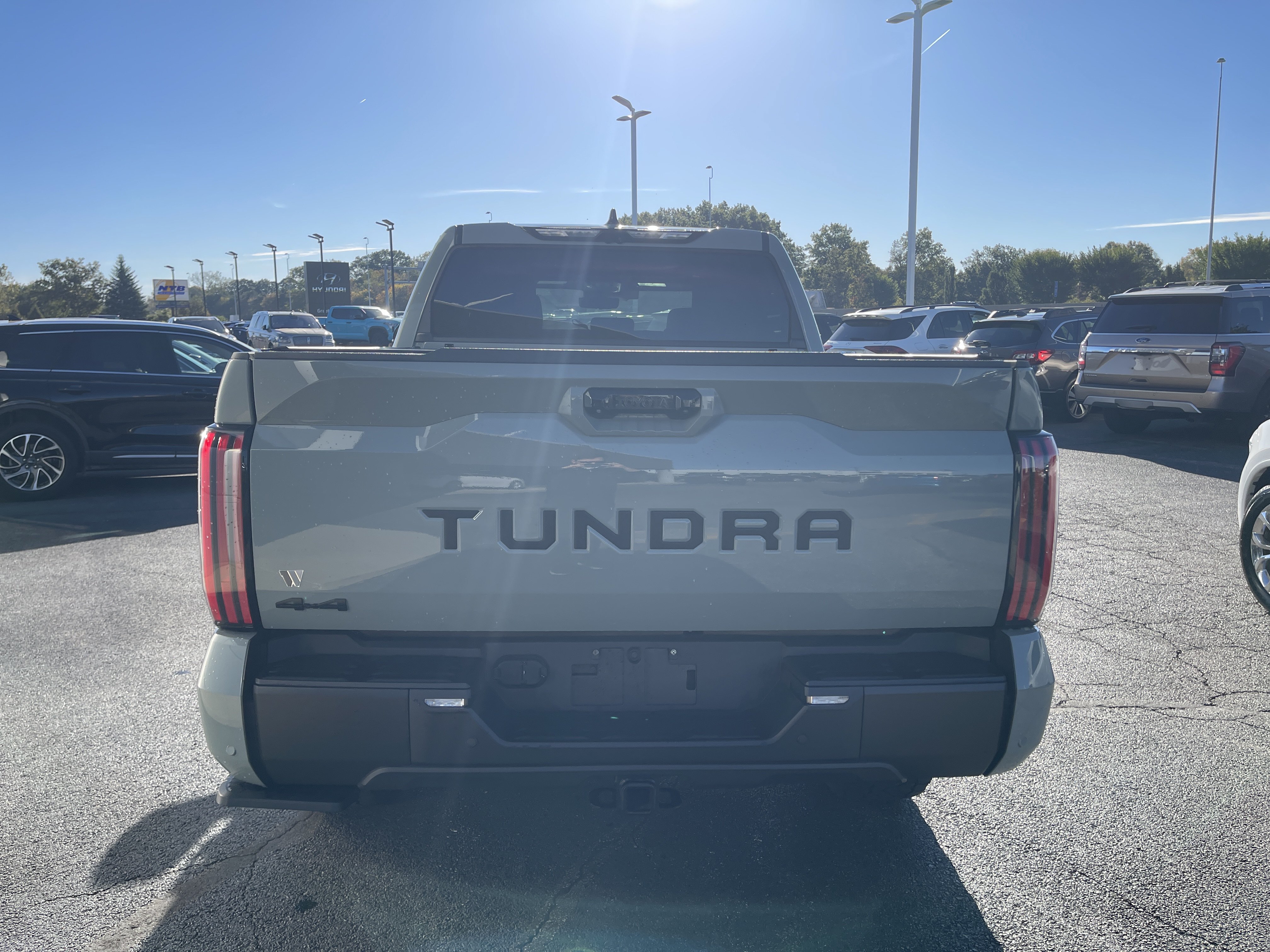 Used 2025 Toyota Tundra Limited AWD/4WD image 5
