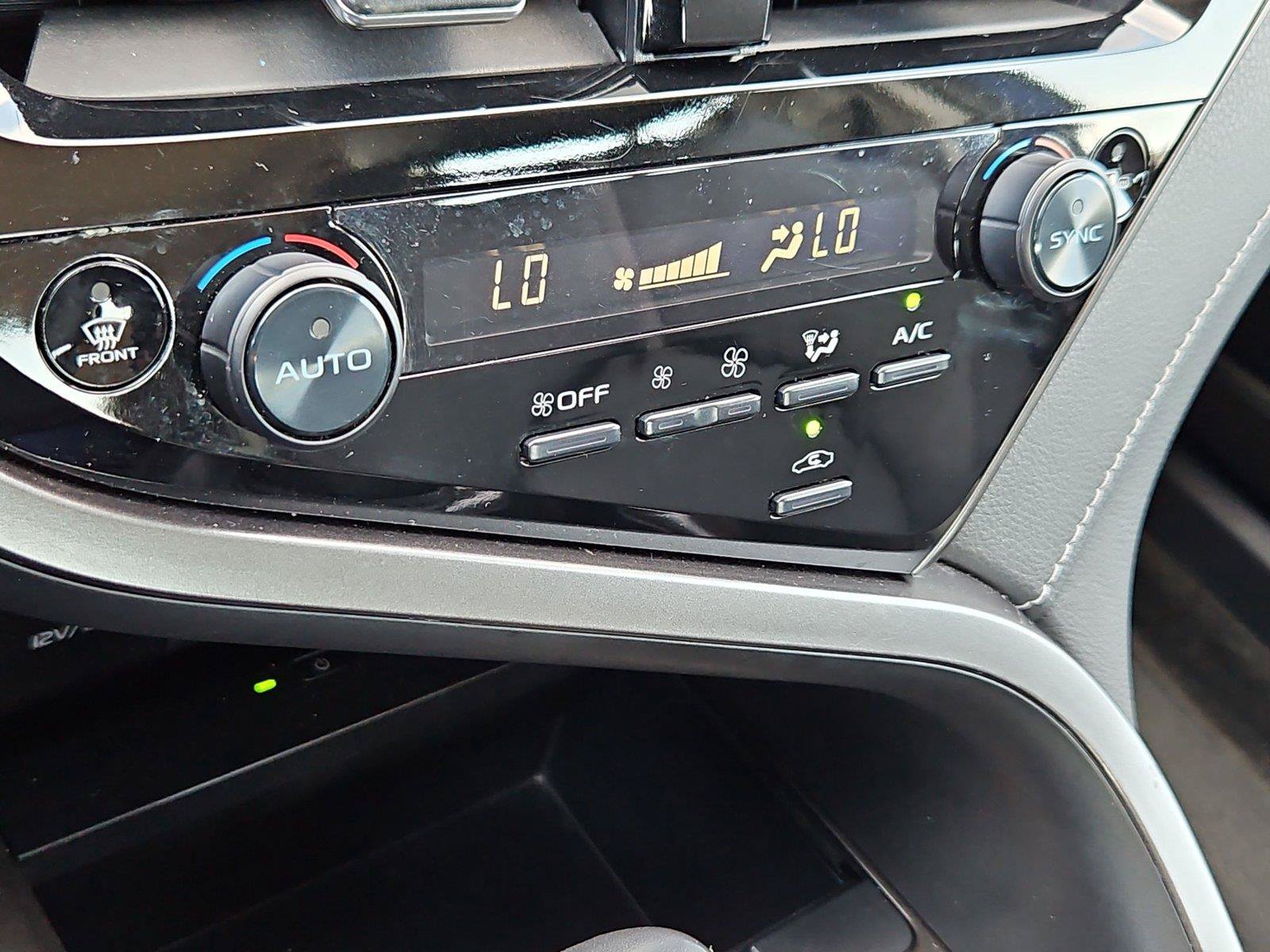 Used 2022 Toyota Camry XSE FWD image 19