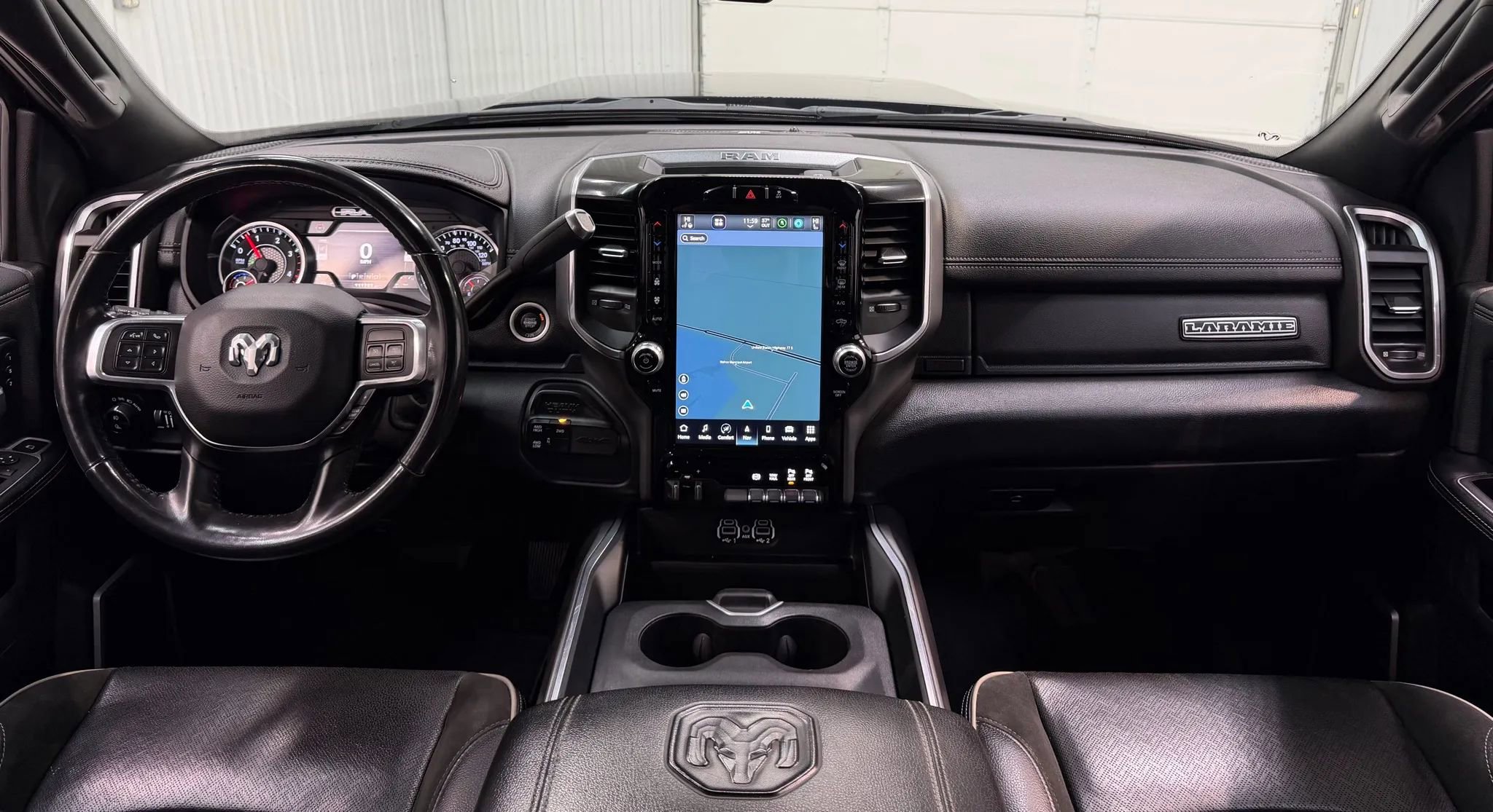 Used 2022 RAM 3500 Laramie w/ Night Edition image 13