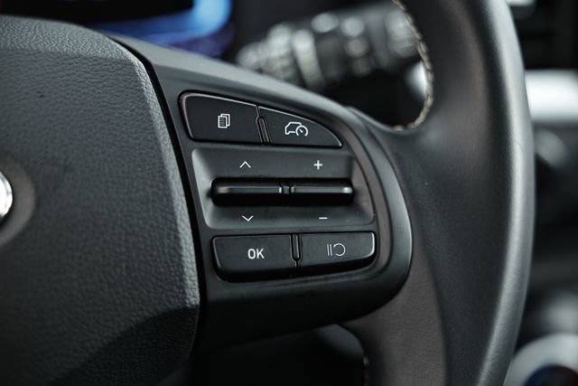 Used 2023 Hyundai Venue Limited image 32