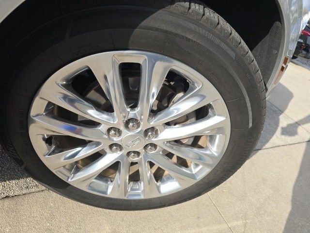 Used 2018 Cadillac XT5 Platinum w/ Driver Assist Package AWD/4WD image 6