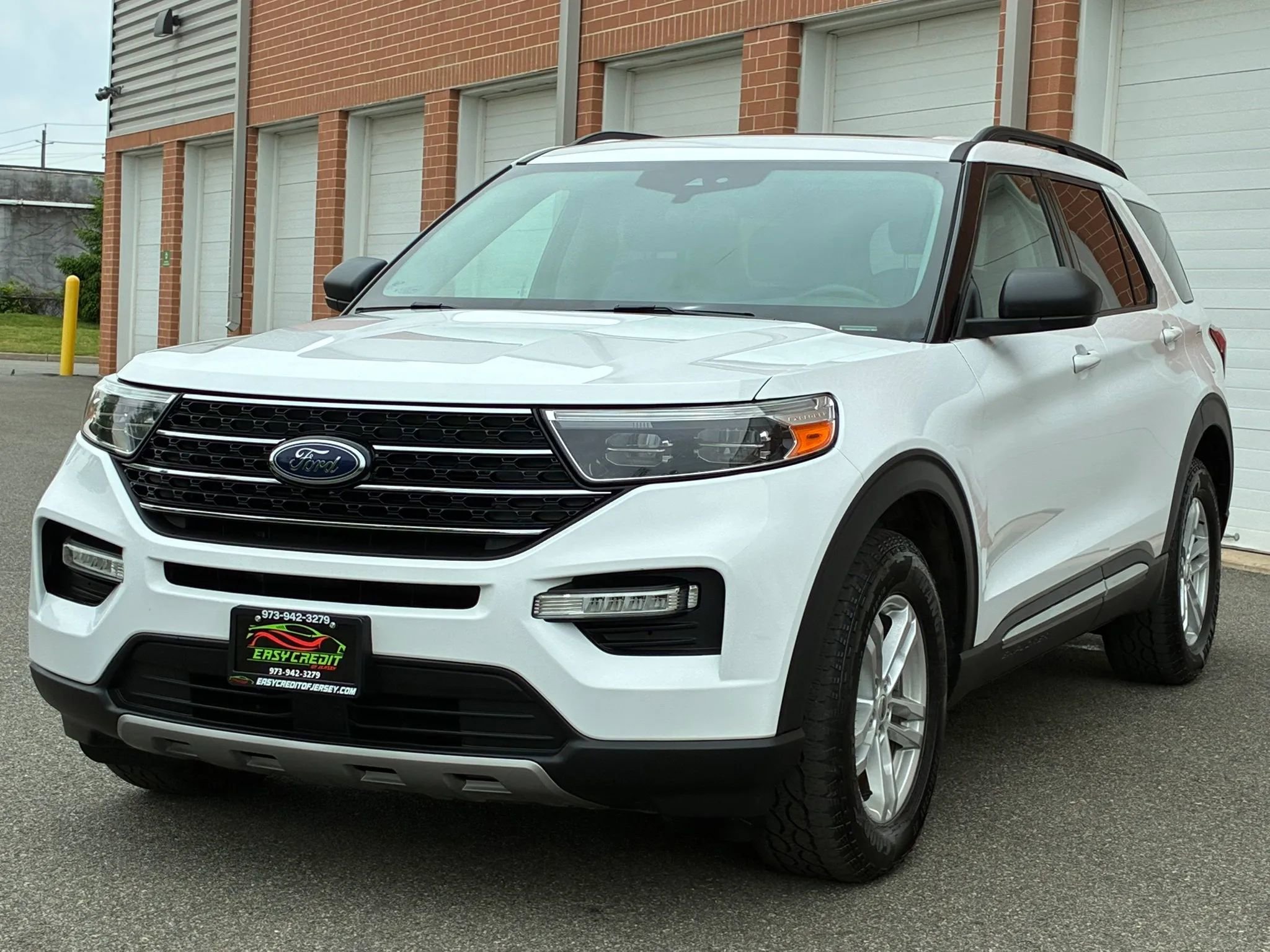 Used 2021 Ford Explorer XLT w/ Equipment Group 202A AWD/4WD image 1