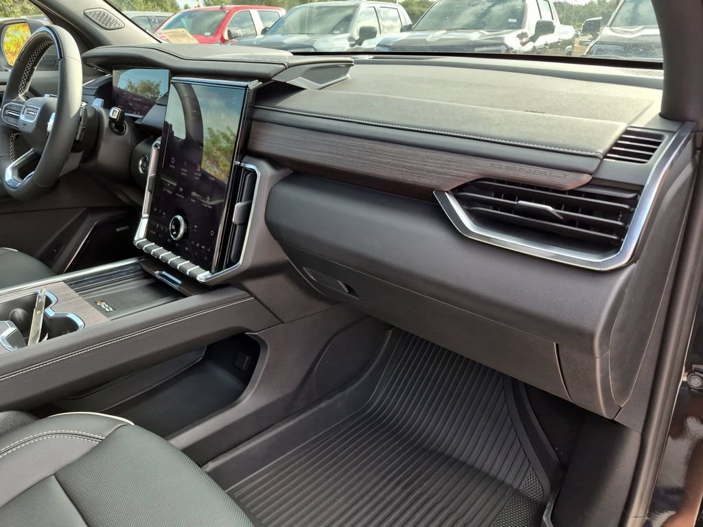 New 2027 GMC Acadia Denali w/ LPO, Floor Liner Package FWD image 40