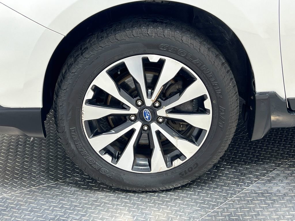 Used 2017 Subaru Outback 2.5i Limited image 37