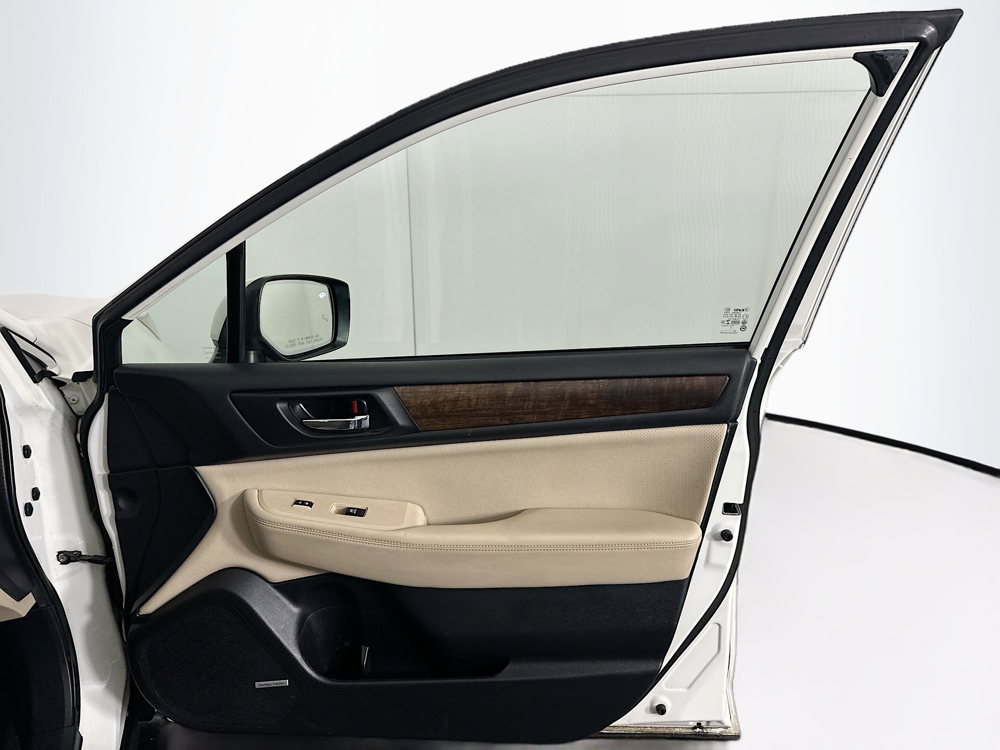 Used 2016 Subaru Outback 3.6R Limited image 33