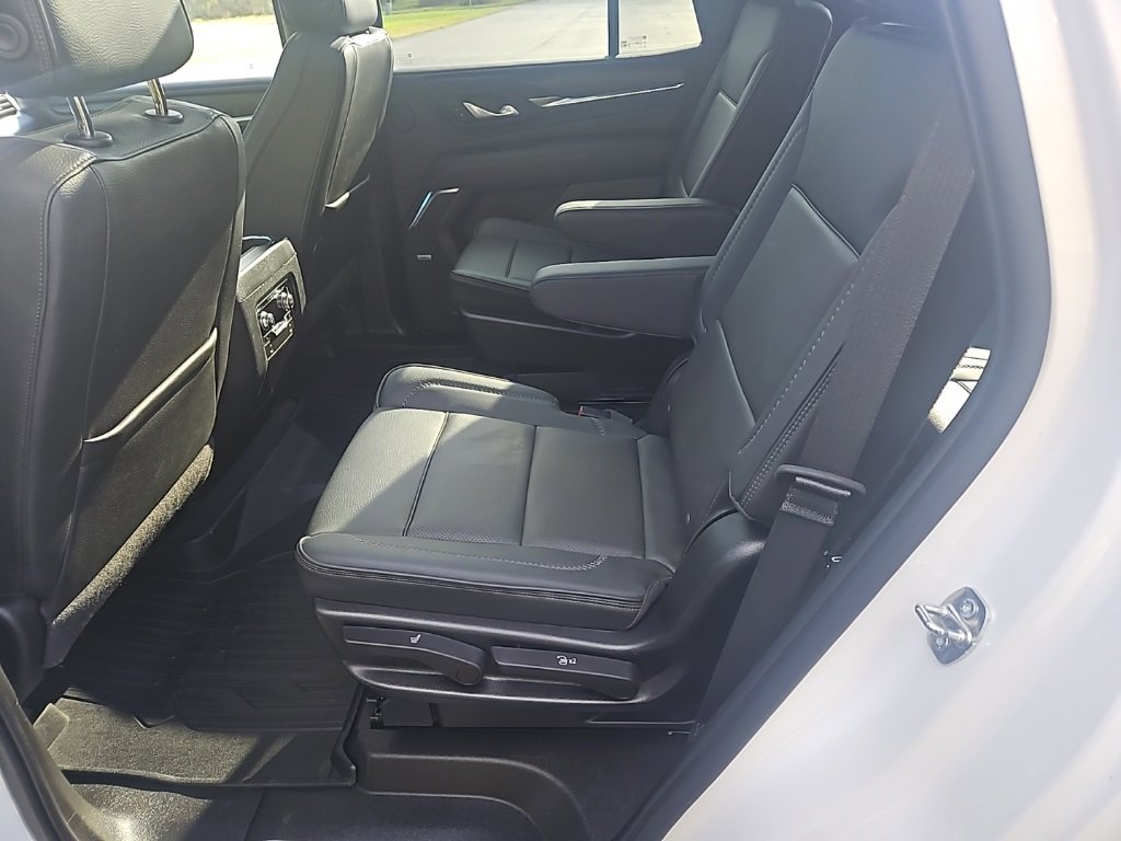 Used 2022 GMC Yukon Denali w/ Denali Premium Package image 26