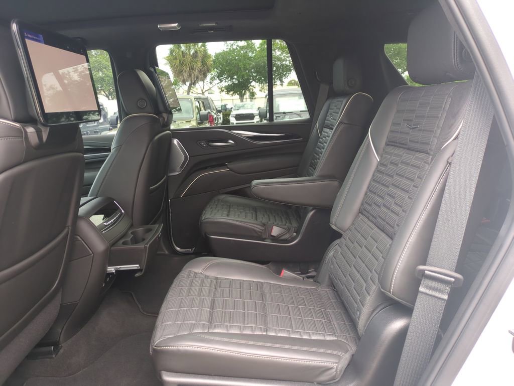 Used 2023 Cadillac Escalade V w/ Heavy-Duty Trailer Package AWD/4WD image 16