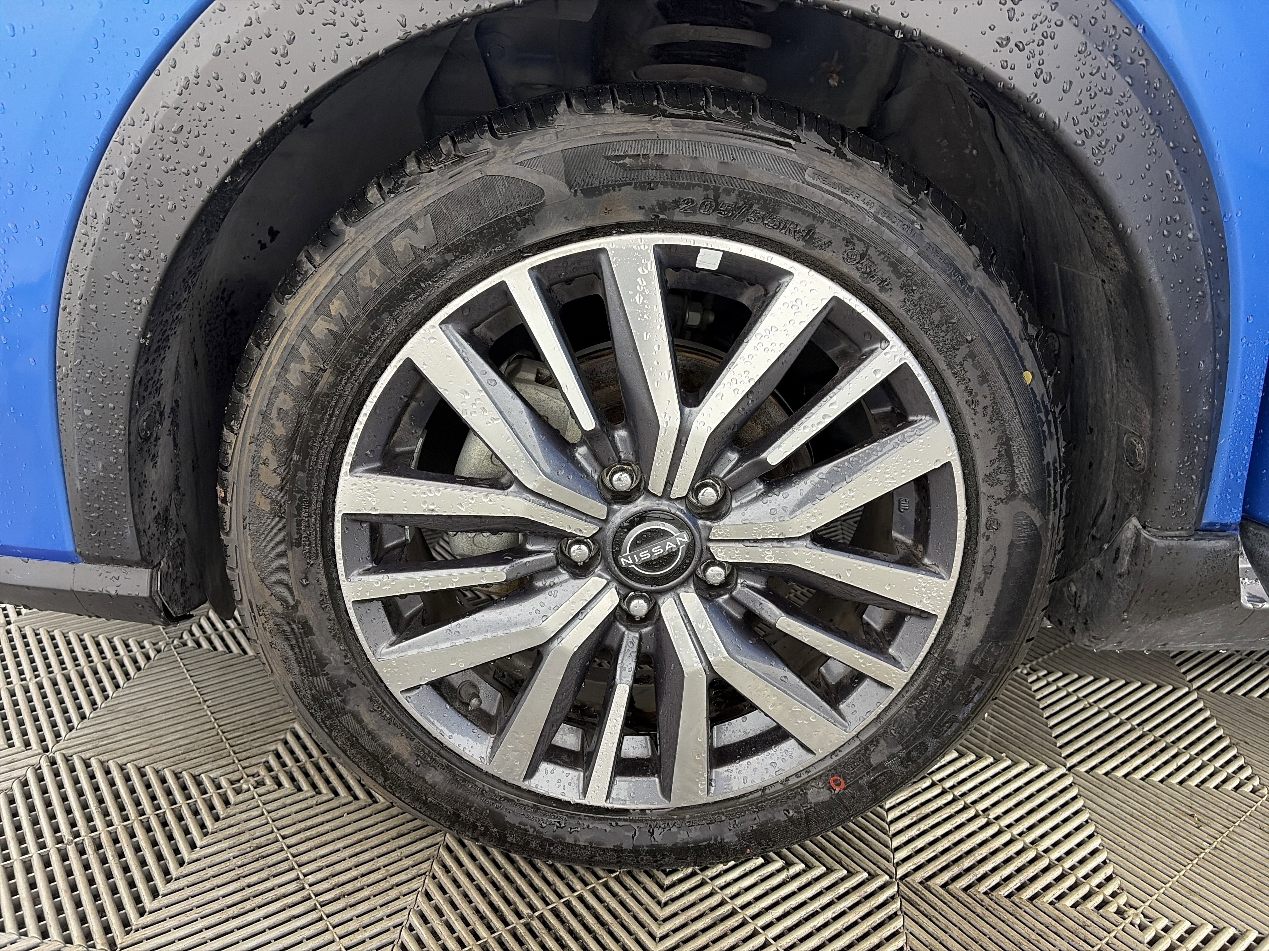 Used 2024 Nissan Kicks SR image 13