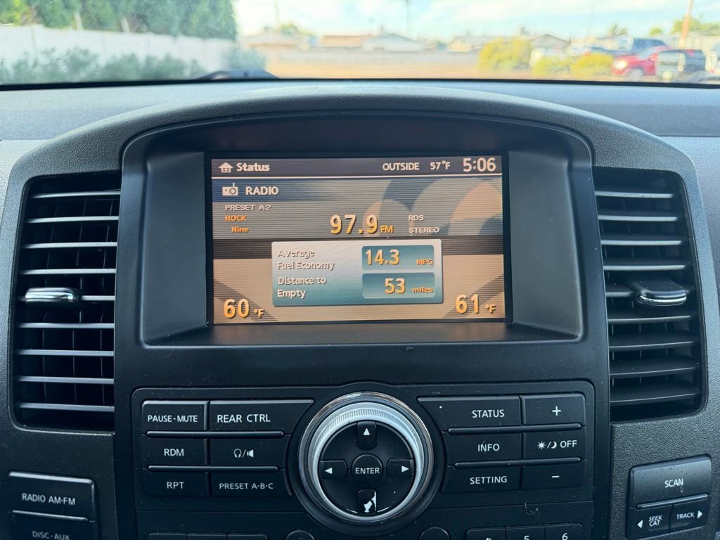 Used 2011 Nissan Pathfinder SV image 36