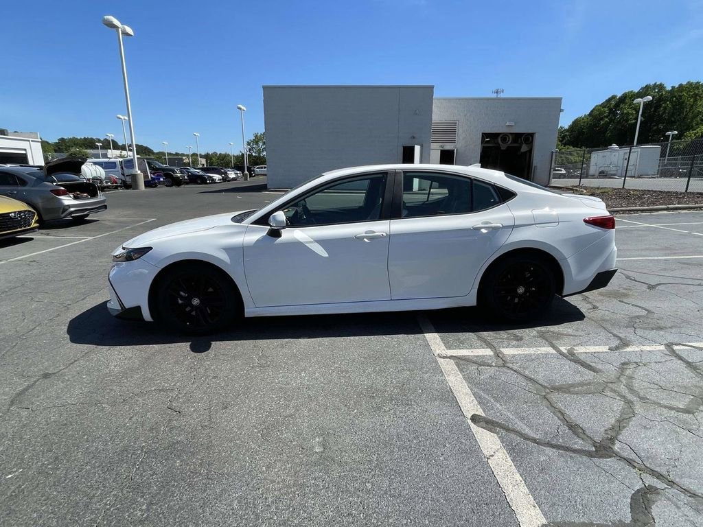 Used 2025 Toyota Camry SE w/ Convenience Package FWD image 12