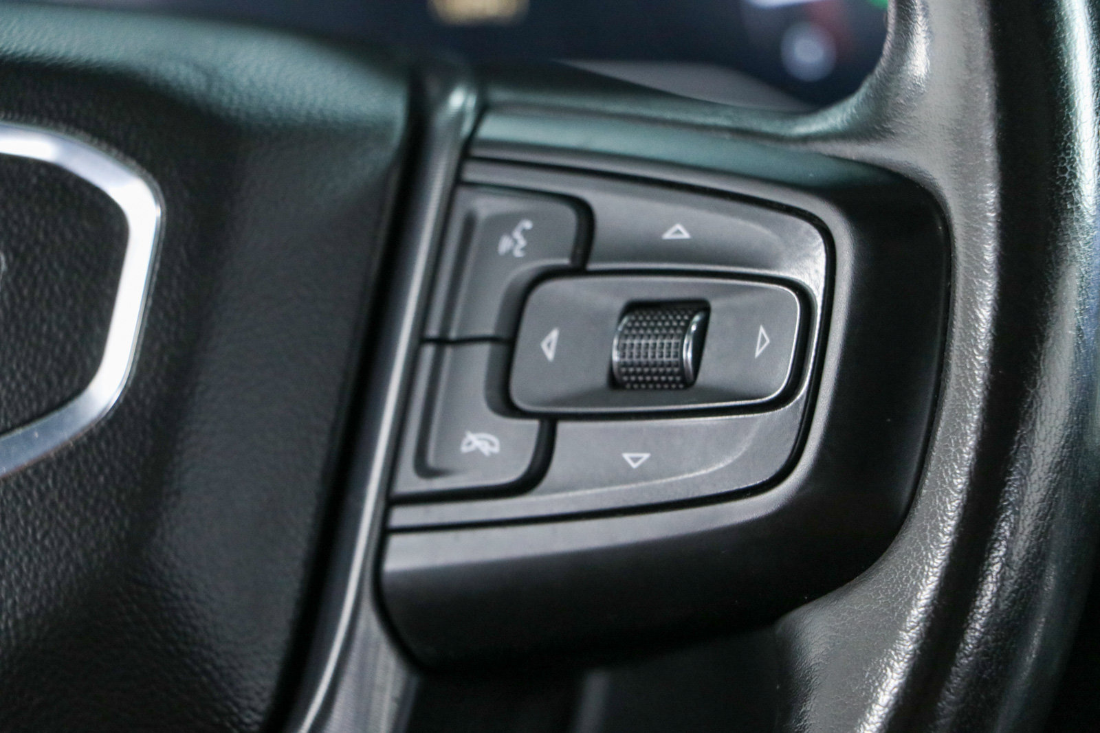 Used 2024 GMC Sierra 2500 Denali Ultimate AWD/4WD image 15