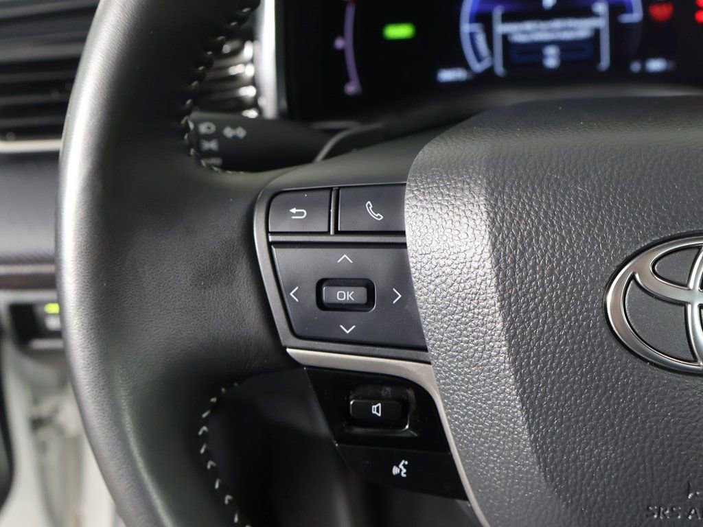 Used 2025 Toyota Camry SE image 36