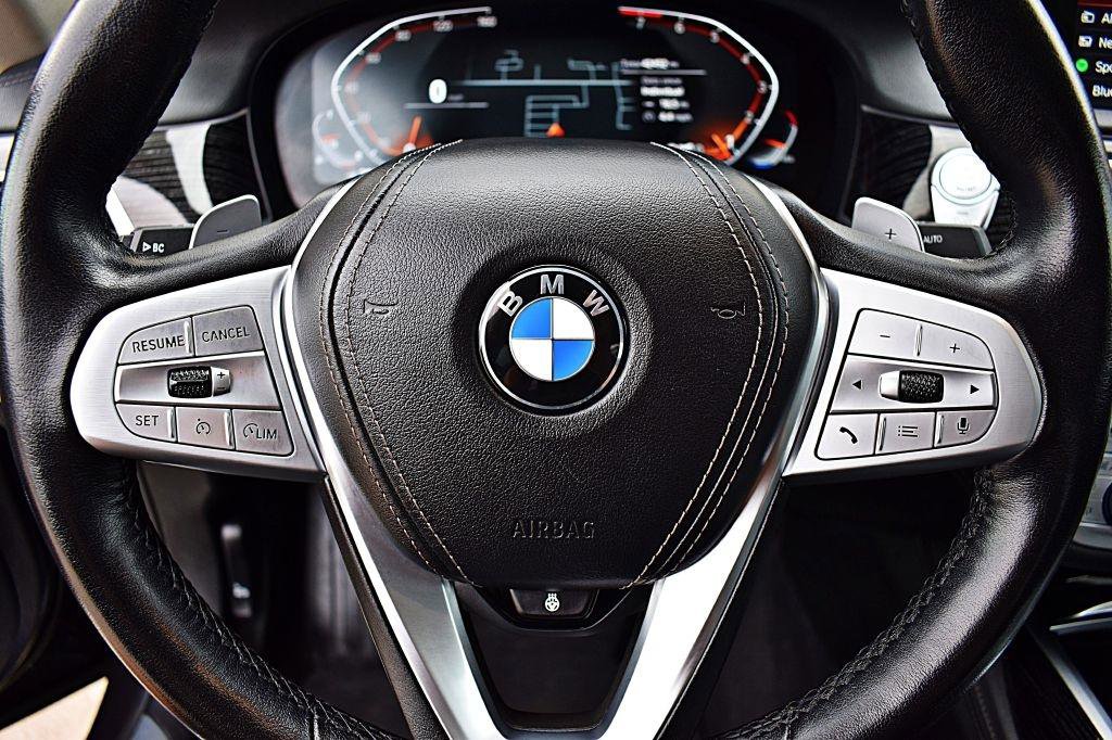 Used 2022 BMW 740i RWD image 37
