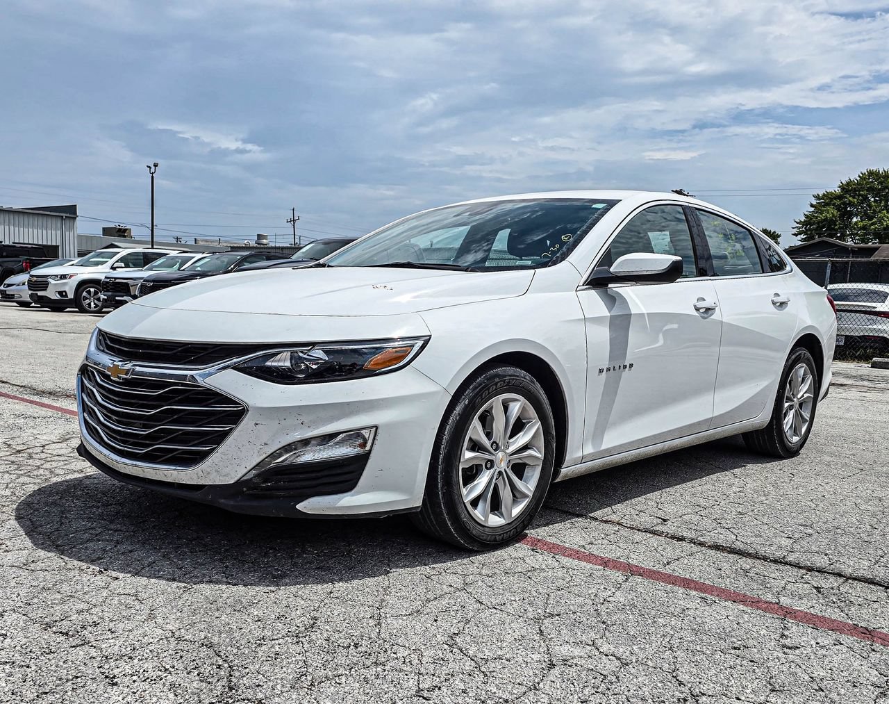 Used 2025 Chevrolet Malibu LT FWD image 3
