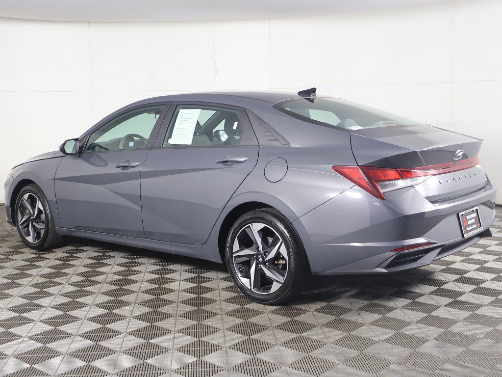 Used 2023 Hyundai Elantra SEL w/ Convenience Package FWD image 10