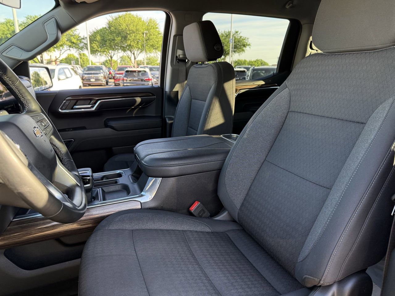 Used 2024 Chevrolet Silverado 1500 LT w/ Z71 Off-Road Package AWD/4WD image 21