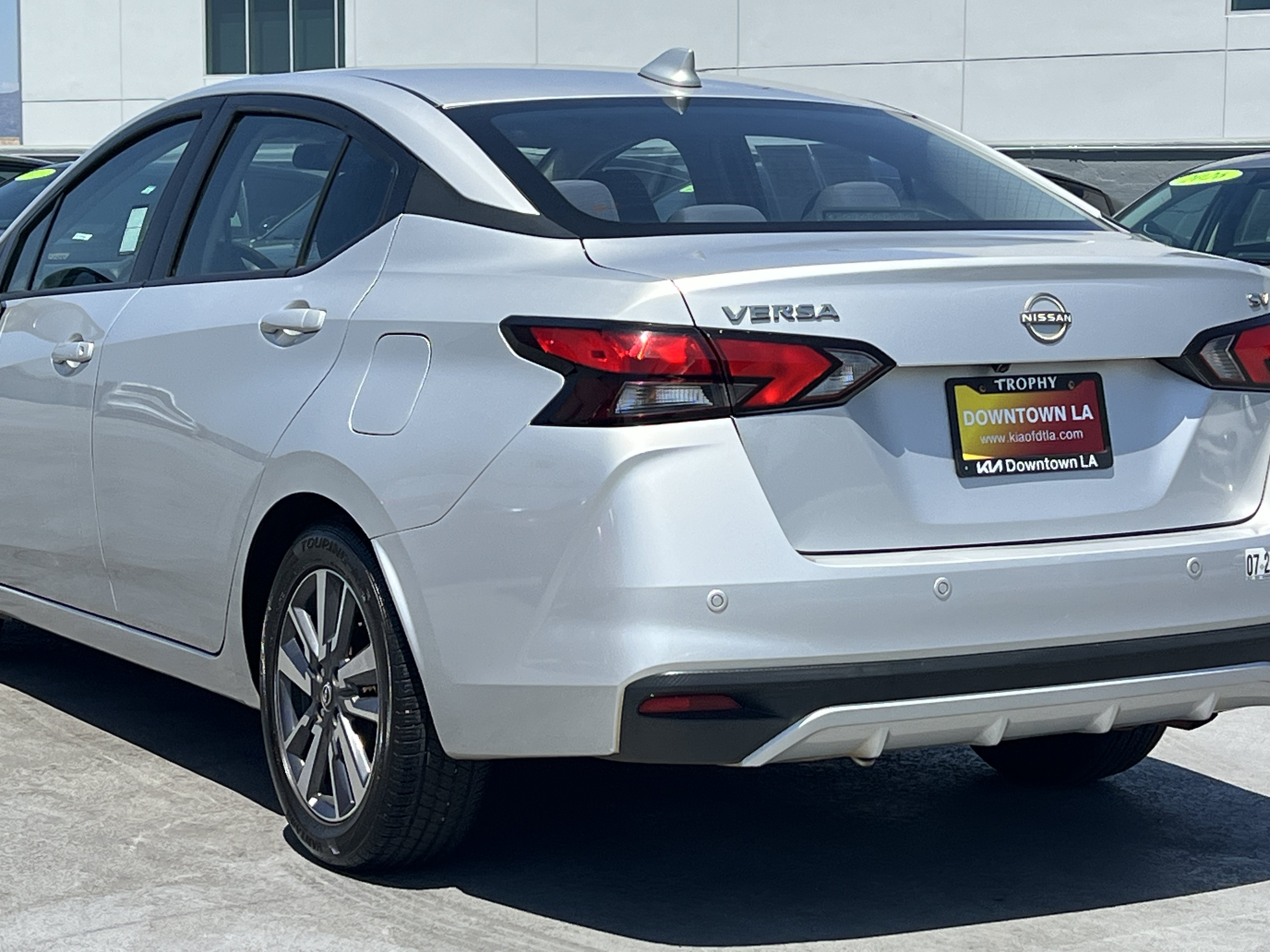 Used 2023 Nissan Versa SV FWD image 5