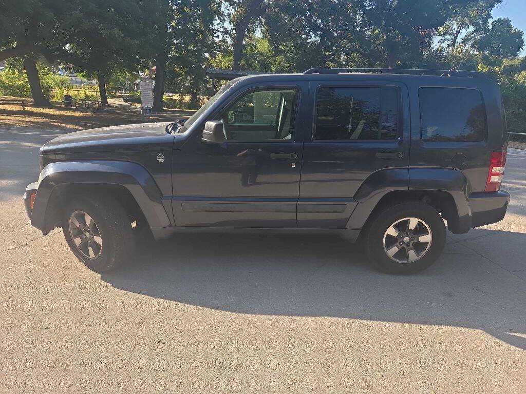 Used 2008 Jeep Liberty Sport w/ Popular Equipment Group AWD/4WD image 3