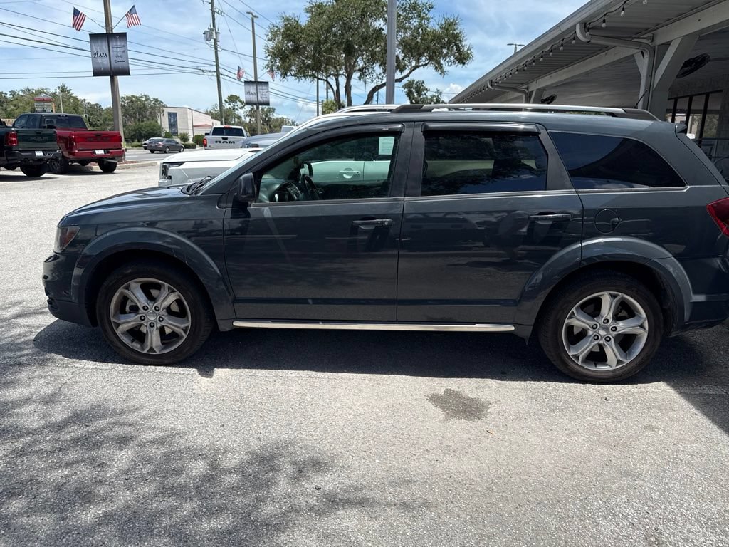 Certified 2017 Dodge Journey Crossroad FWD image 2