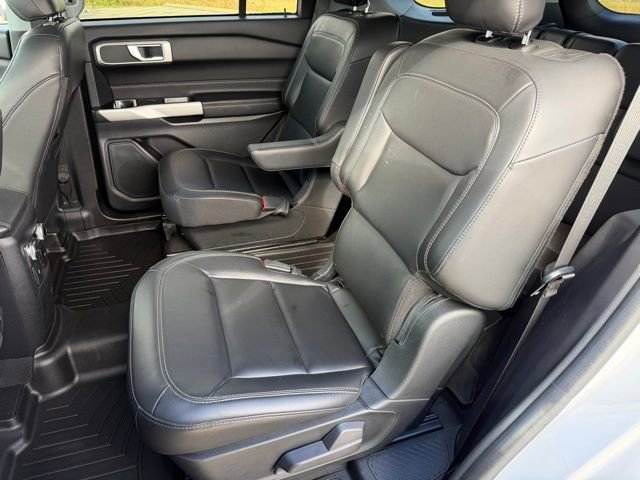 Used 2022 Ford Explorer XLT w/ Equipment Group 202A image 15
