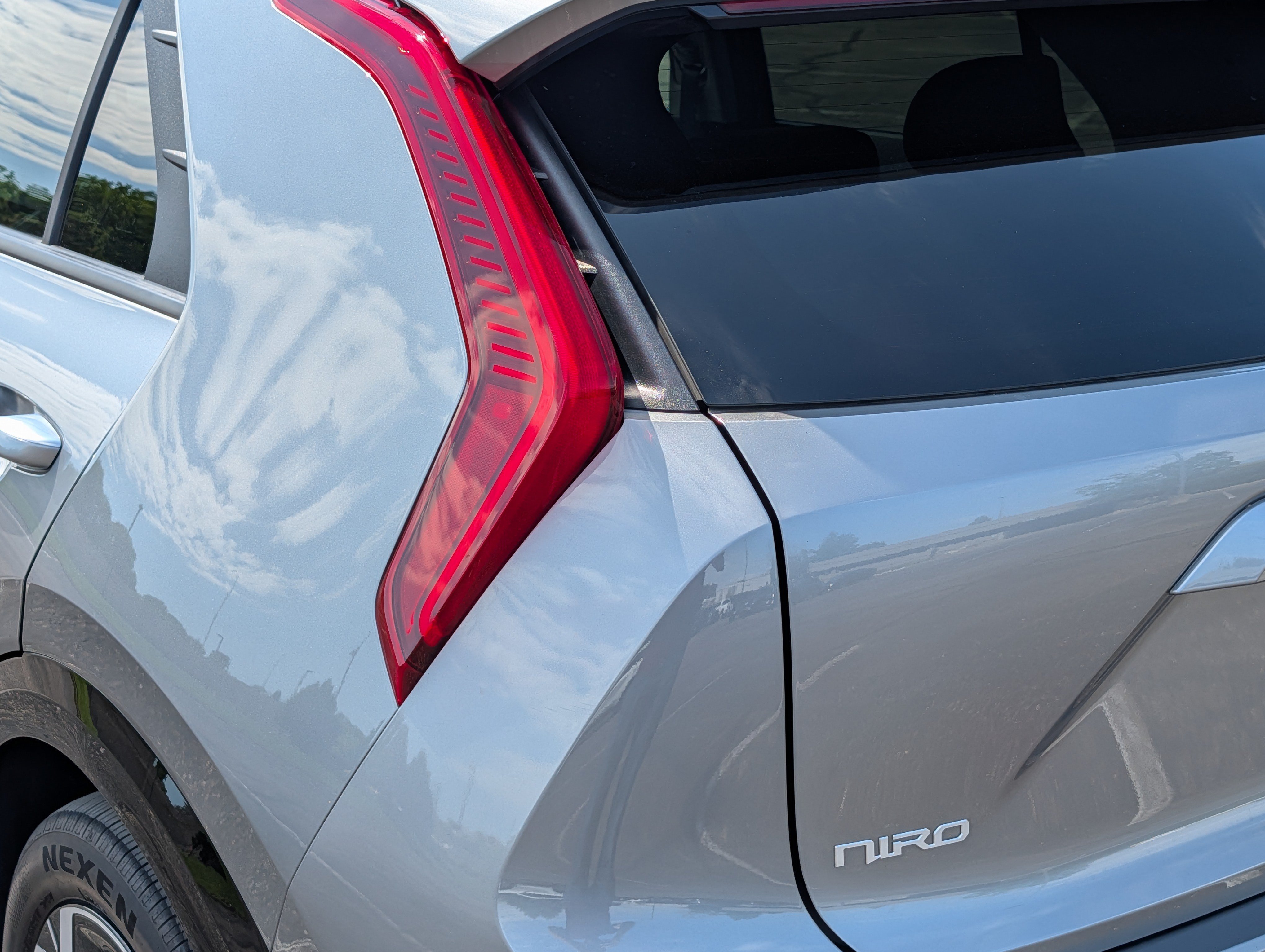 Certified 2024 Kia Niro Wave w/ Wave Preserve Package FWD image 11