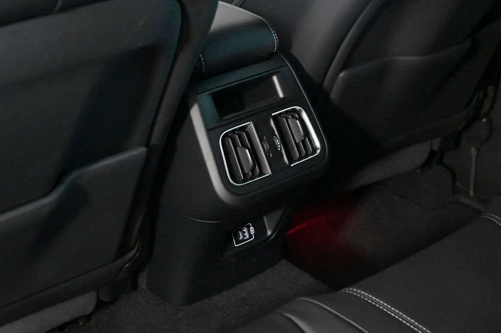 Used 2025 Maserati Grecale GT AWD/4WD image 18