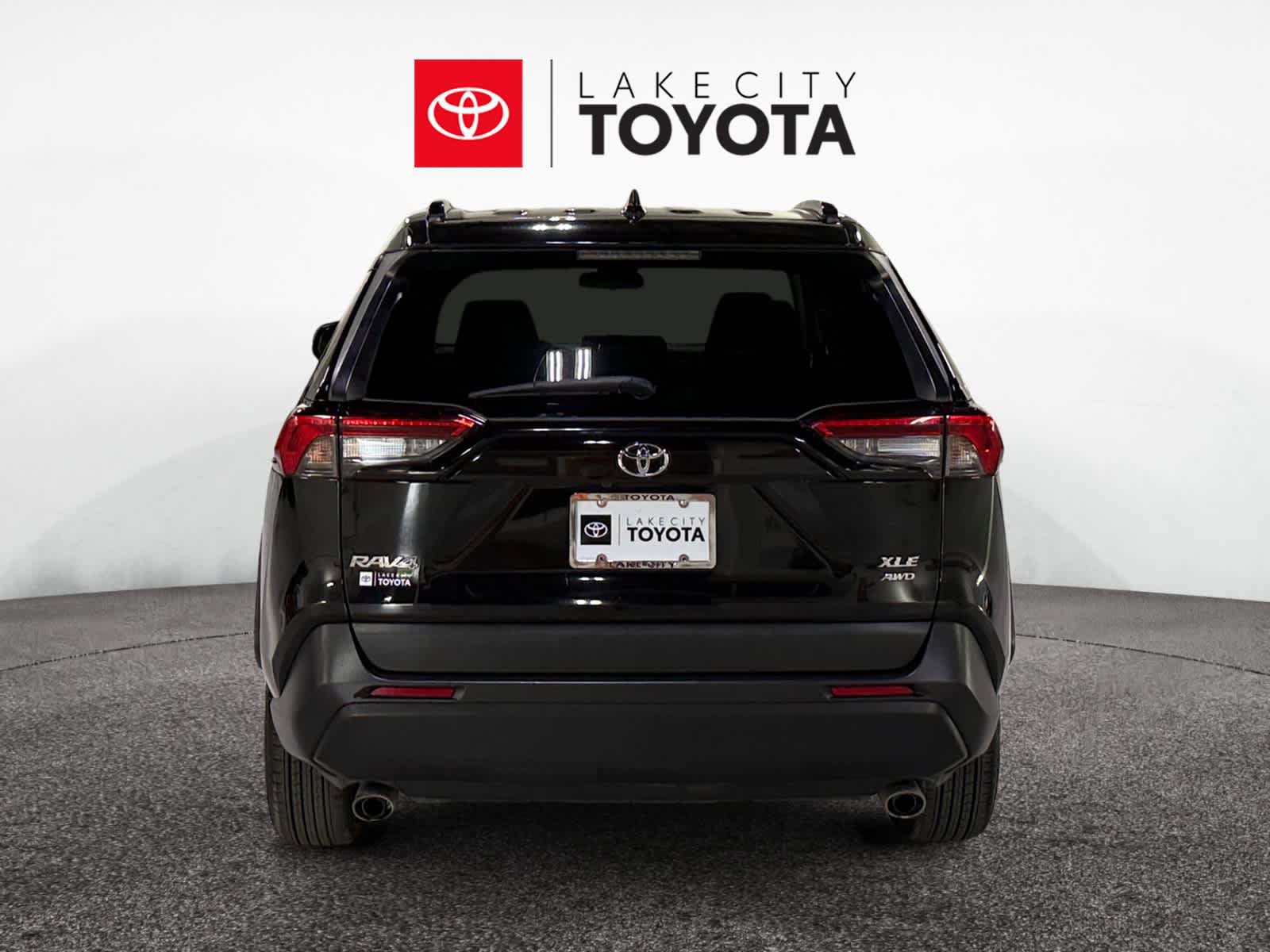 Used 2021 Toyota RAV4 XLE AWD/4WD image 7