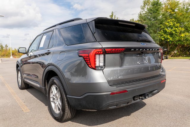 Used 2025 Ford Explorer Active AWD/4WD image 8