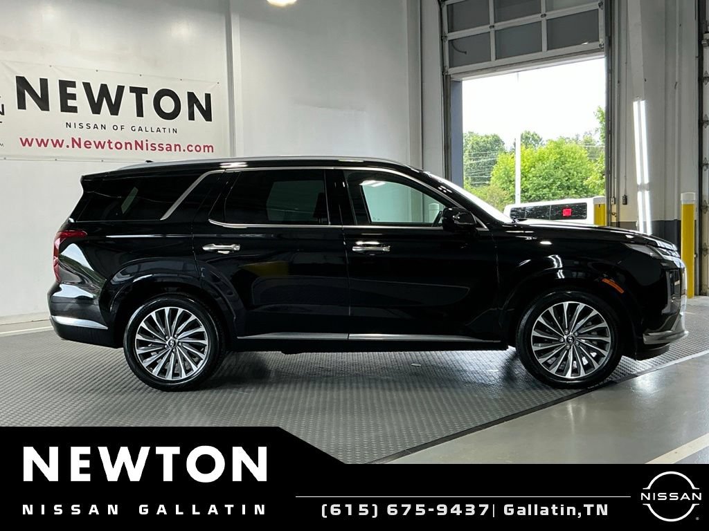 Used 2024 Hyundai Palisade Calligraphy FWD image 4