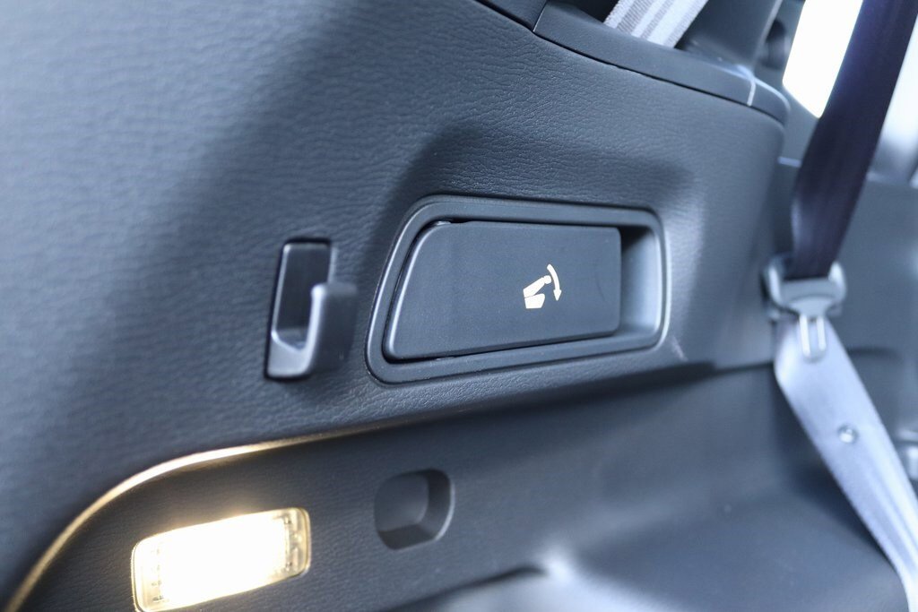 Used 2025 Mitsubishi Outlander SEL AWD/4WD image 35