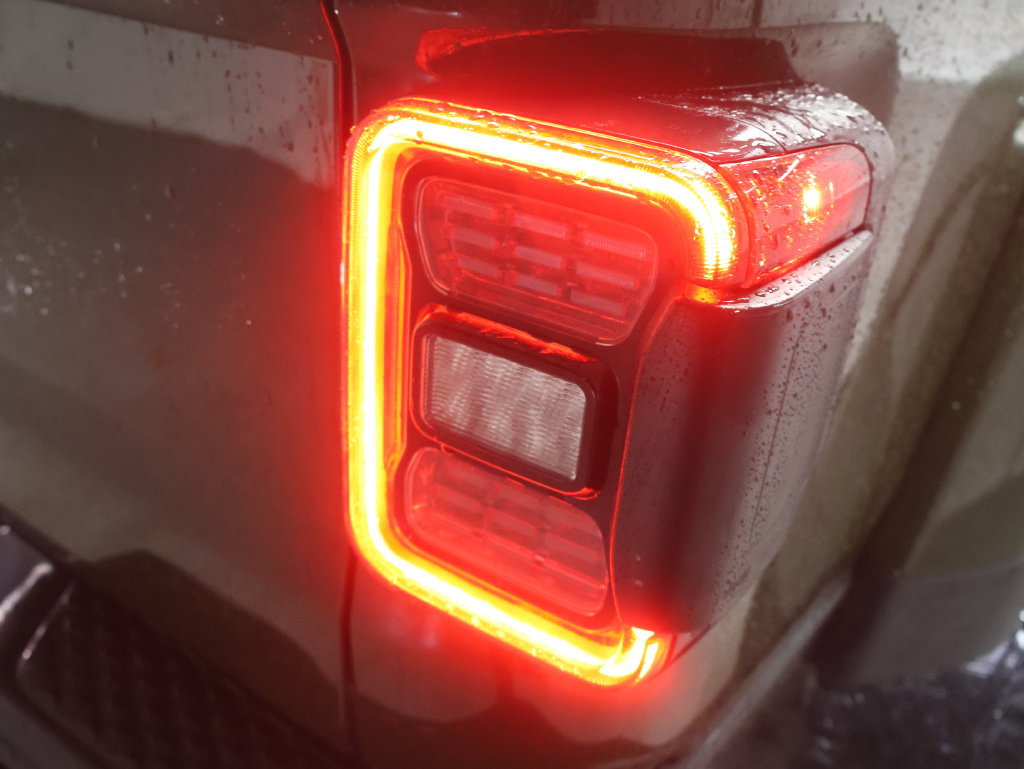 Used 2021 Jeep Gladiator Mojave AWD/4WD image 29