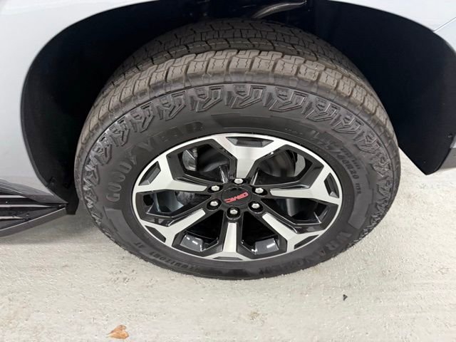 New 2026 GMC Yukon XL AT4 image 4