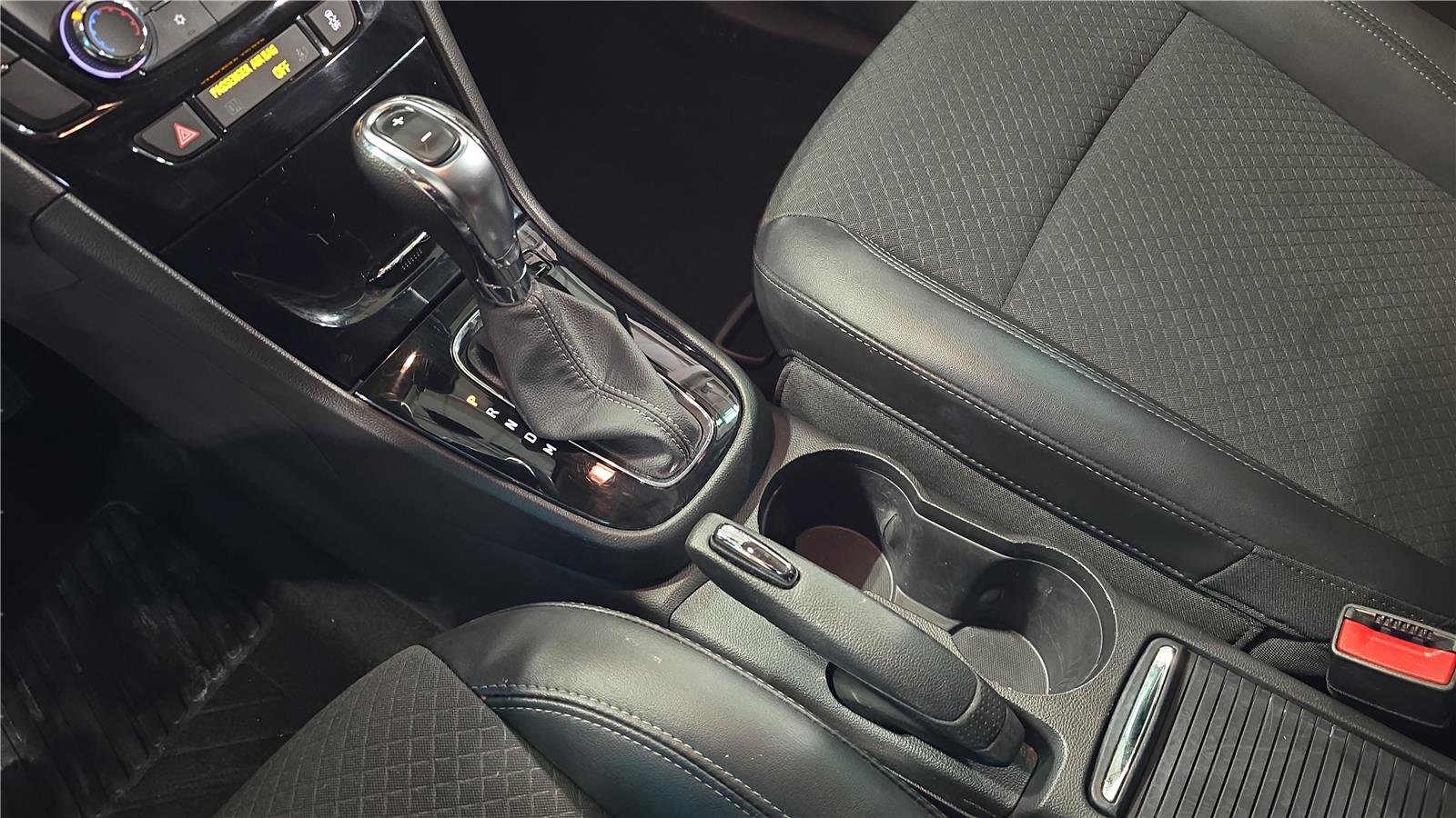 Used 2022 Buick Encore Preferred w/ Safety Package image 20