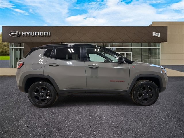 Used 2023 Jeep Compass Trailhawk image 4