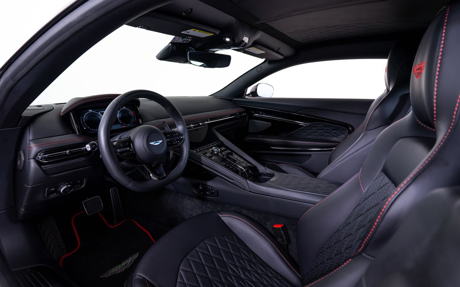 Used 2025 Aston Martin DB12 Coupe RWD image 21