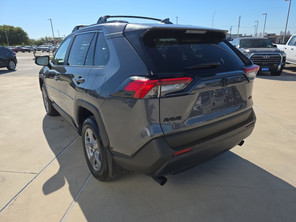 Used 2025 Toyota RAV4 XLE w/ Convenience Package FWD image 16