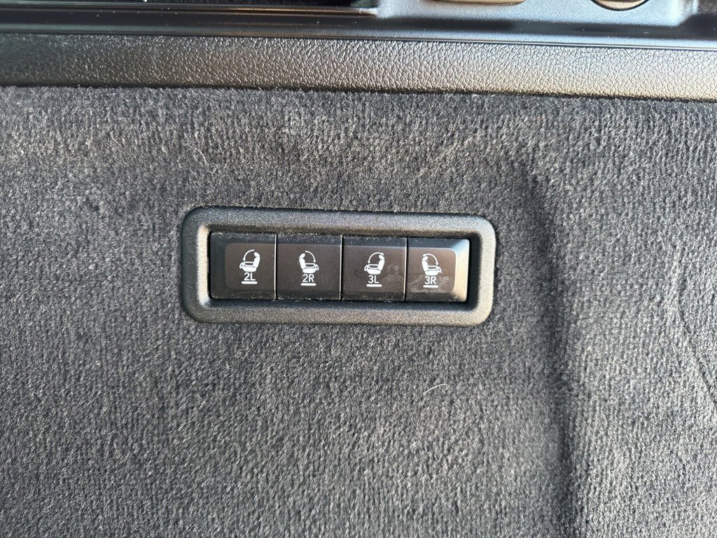 Used 2023 Jeep Grand Wagoneer L Series II image 10