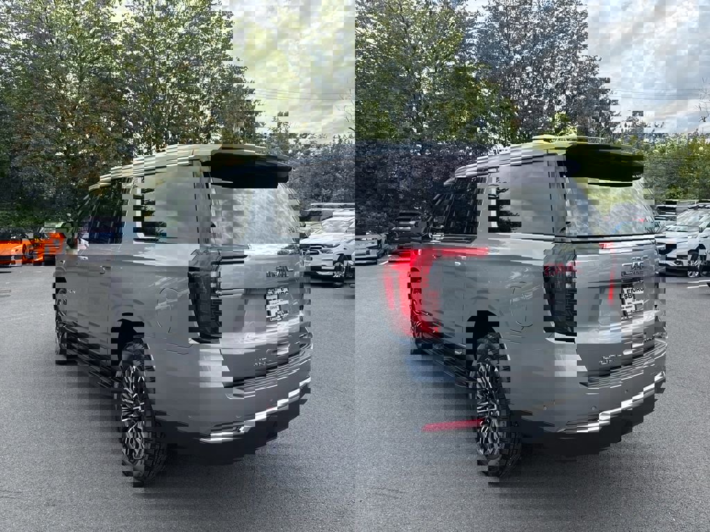 New 2026 GMC Yukon XL Elevation w/ LPO, Floor Liner Package image 5