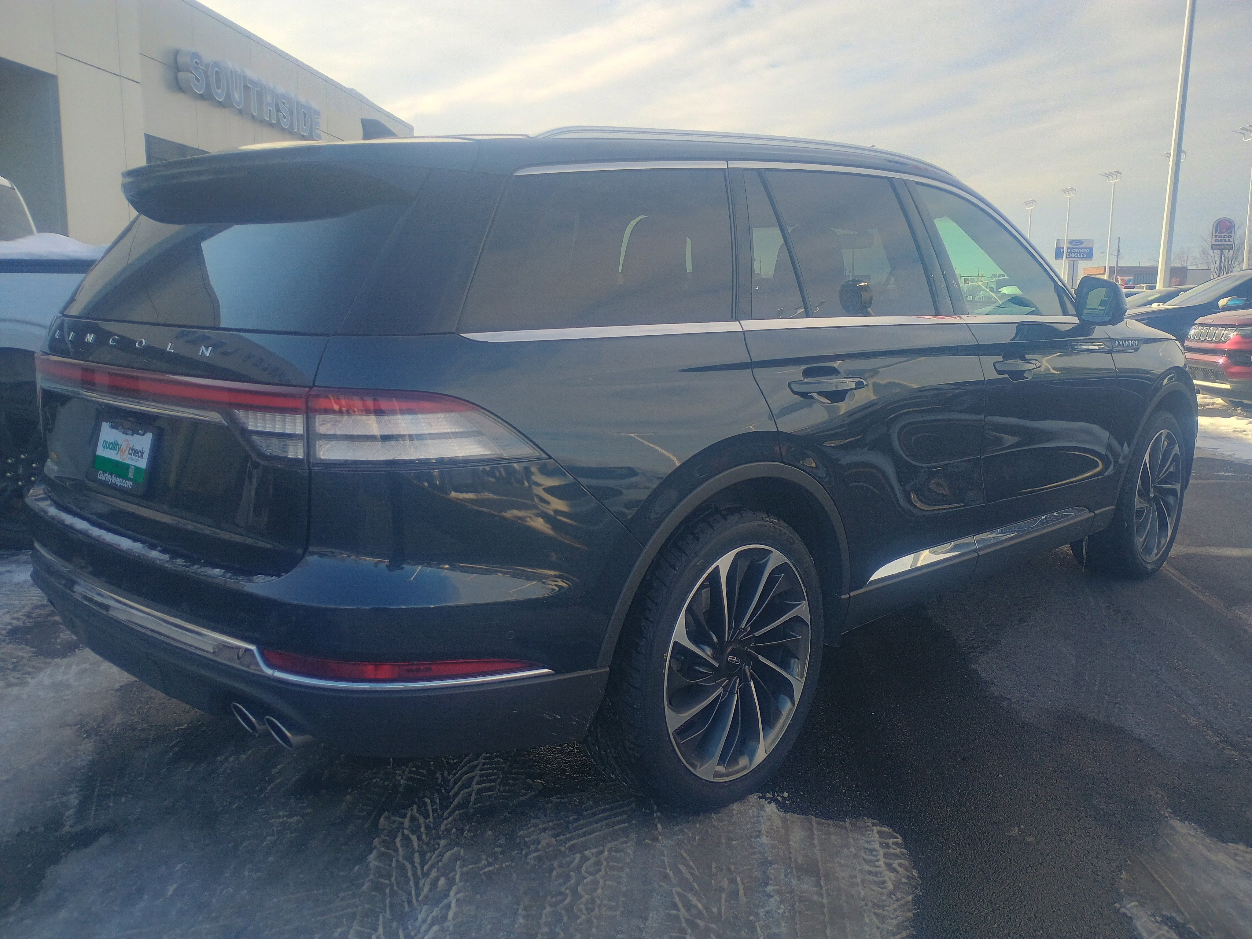Used 2021 Lincoln Aviator Reserve w/ Equipment Group 201A image 14