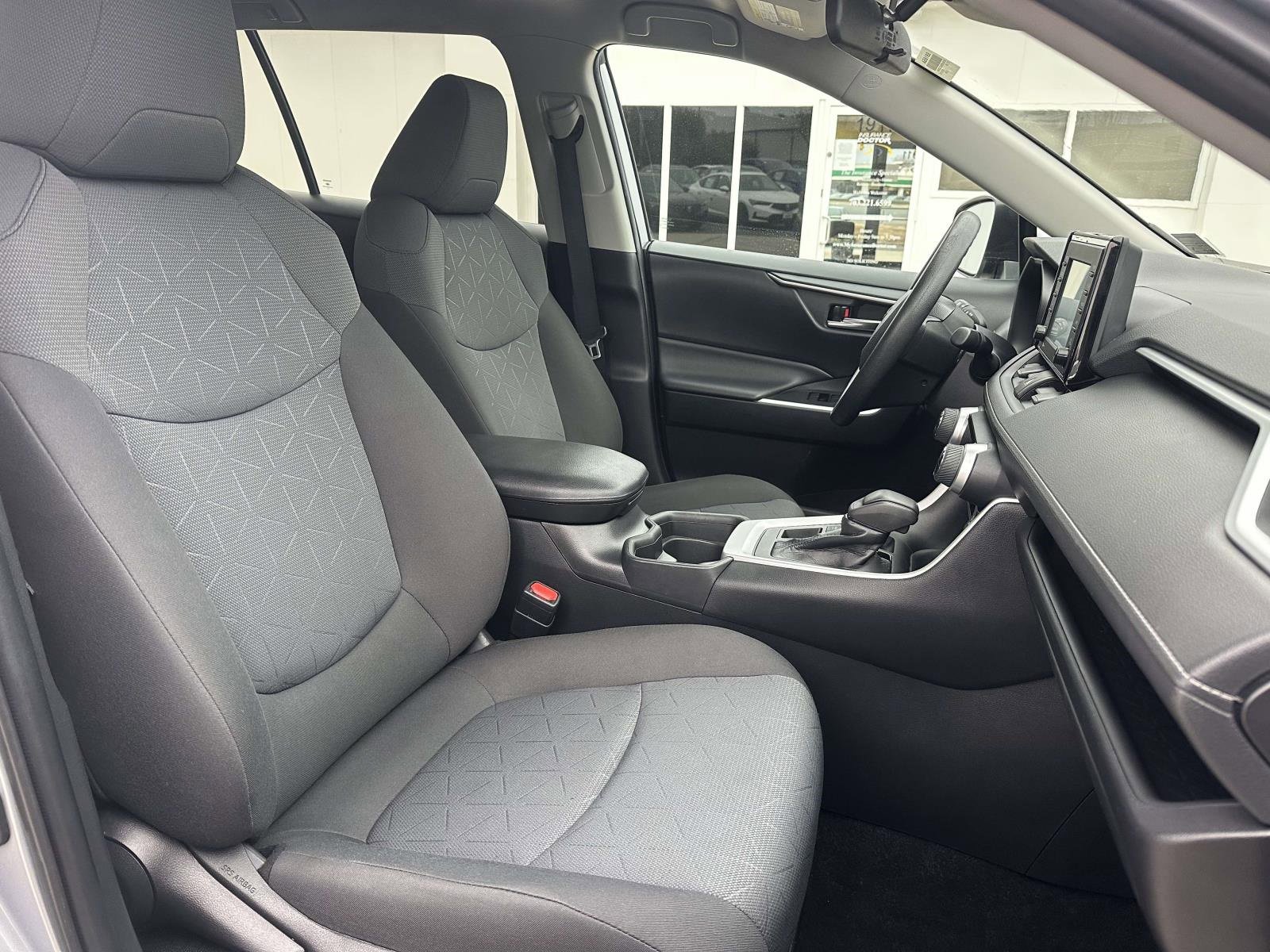 Used 2020 Toyota RAV4 XLE image 10