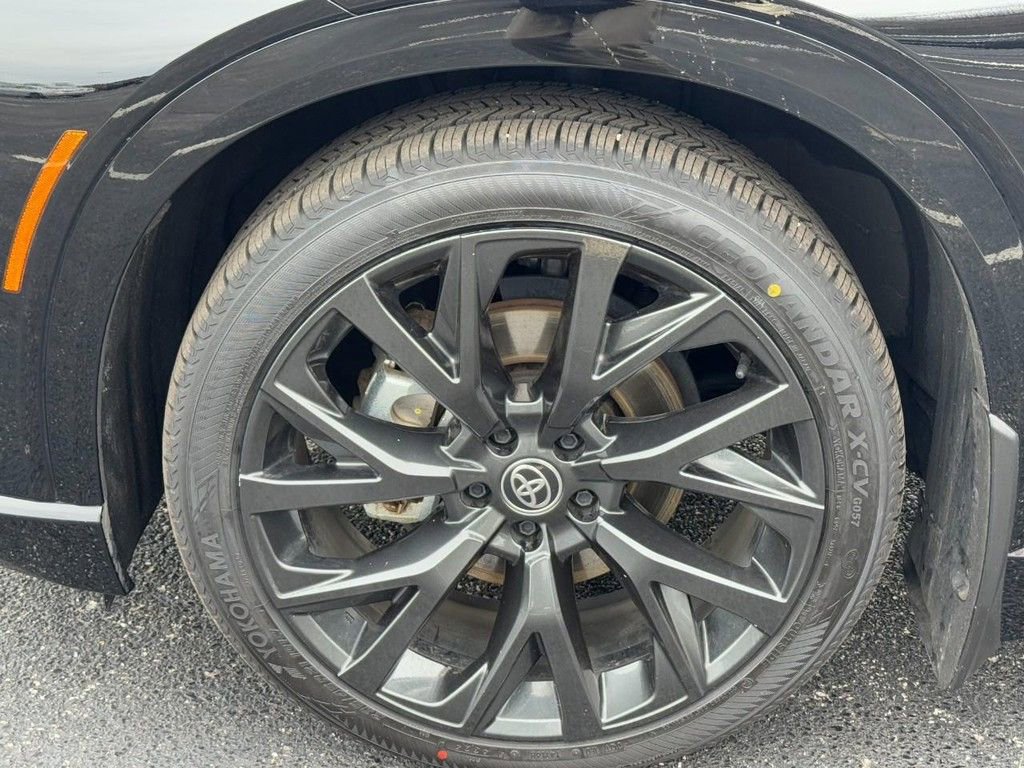 Certified 2025 Toyota Crown Signia w/ Advanced Technology Package image 10