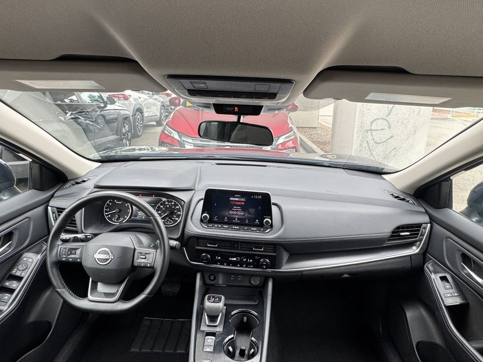 Used 2025 Nissan Rogue SV FWD image 35