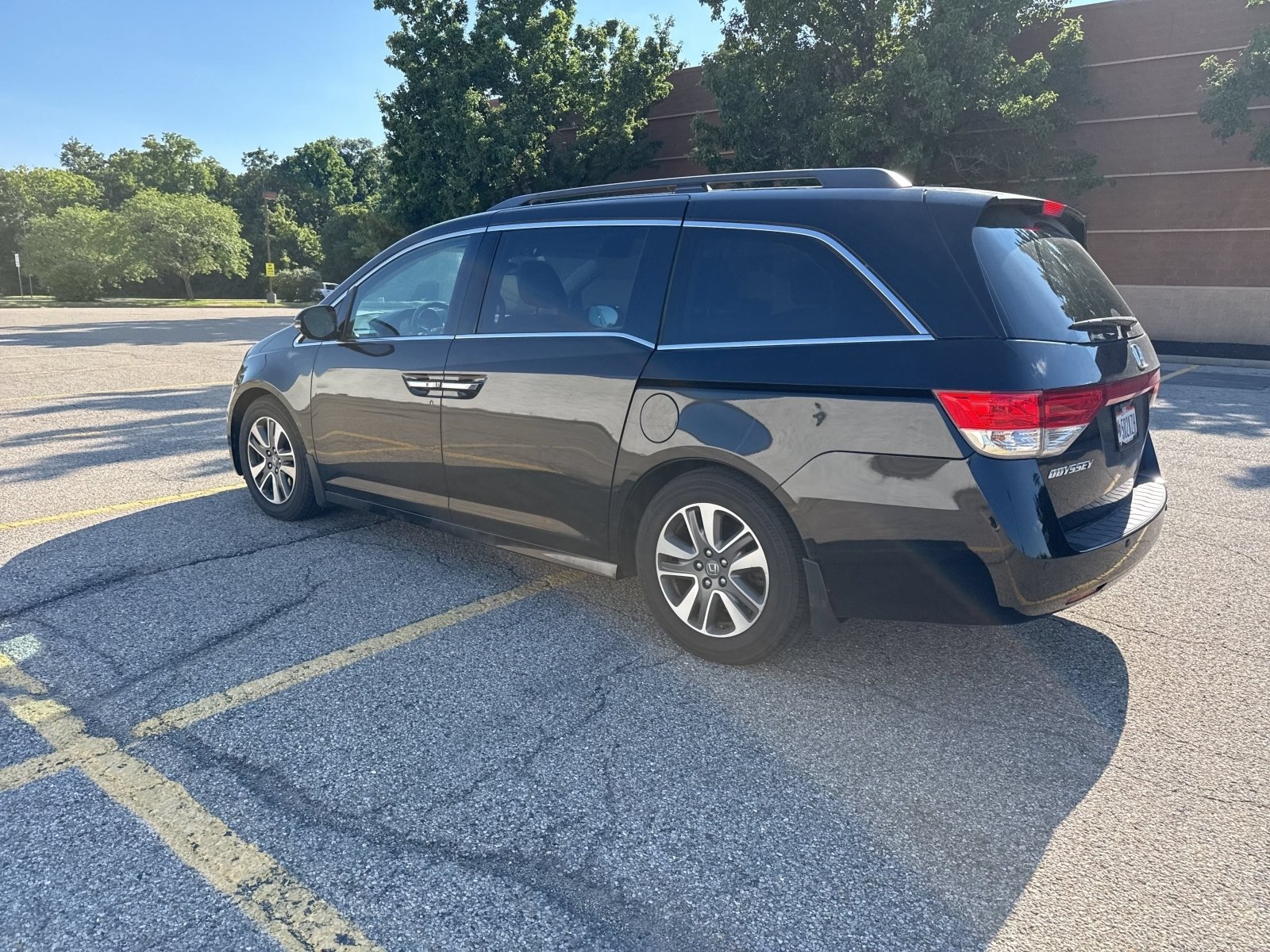 Used 2015 Honda Odyssey Touring Elite image 14
