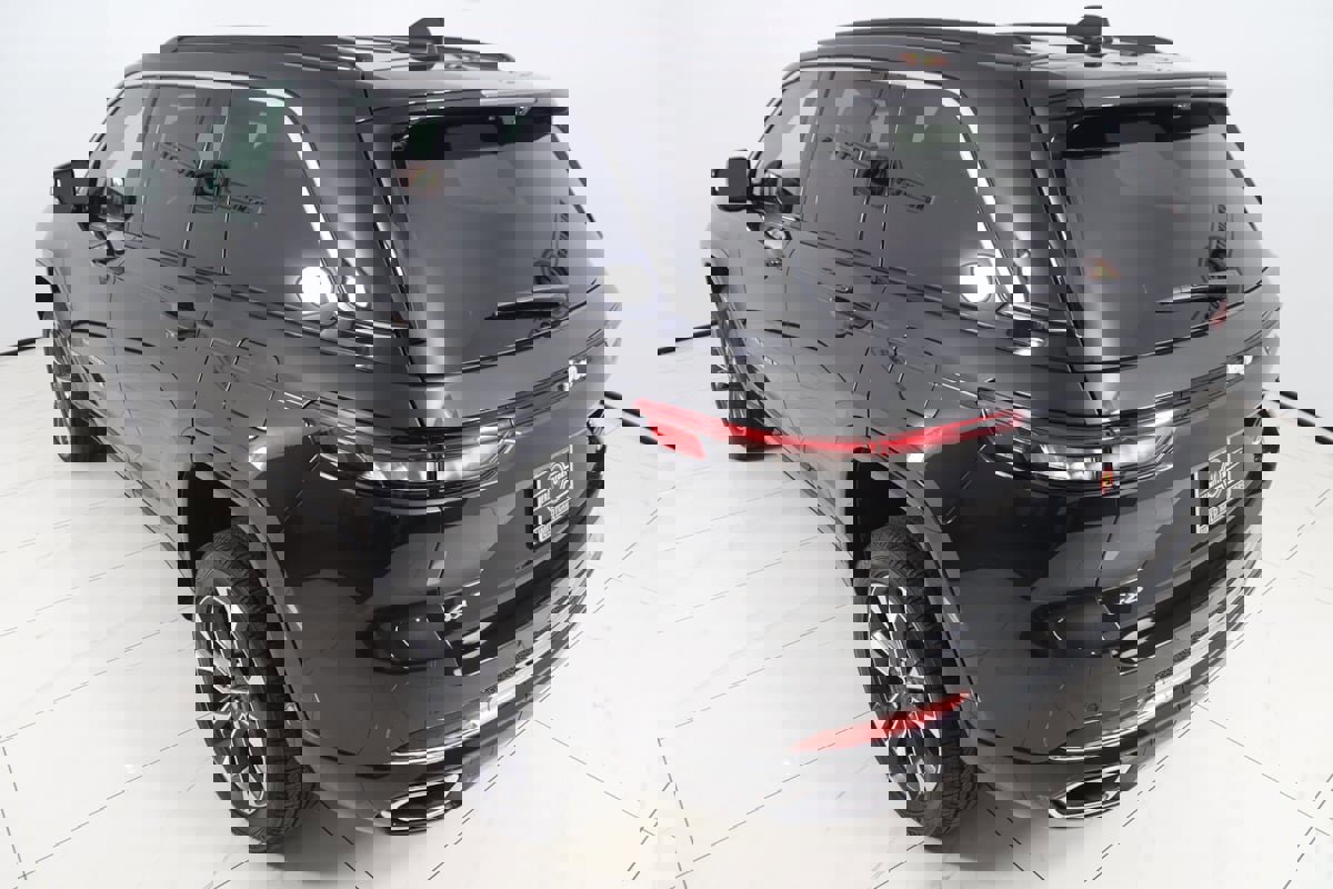 Used 2024 Jeep Grand Cherokee Overland w/ Luxury Tech Group IV image 25