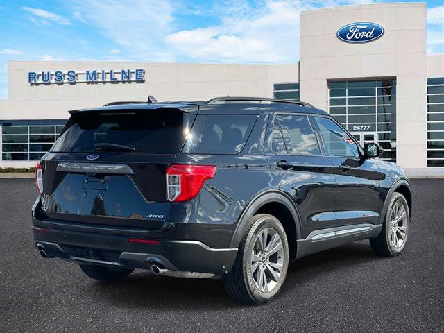 Used 2023 Ford Explorer XLT w/ Equipment Group 202A AWD/4WD image 4