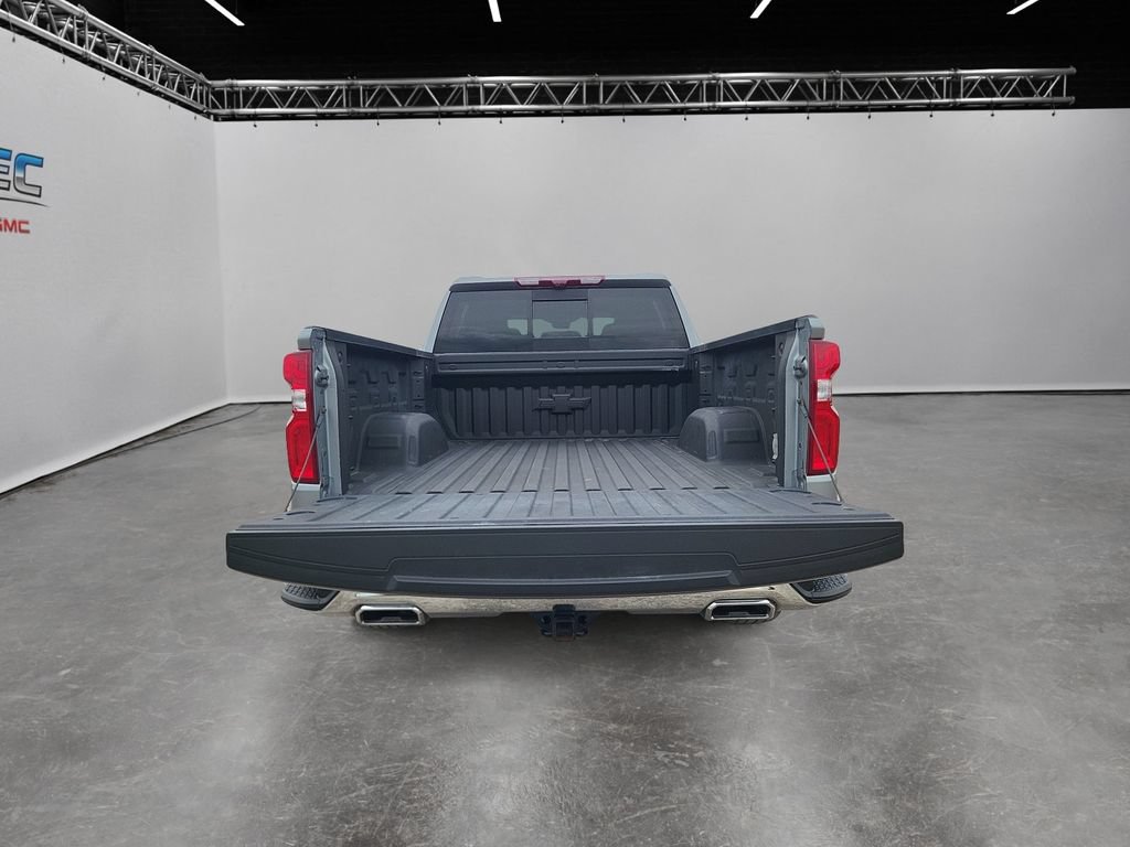 Used 2024 Chevrolet Silverado 1500 LTZ w/ Technology Package AWD/4WD image 23